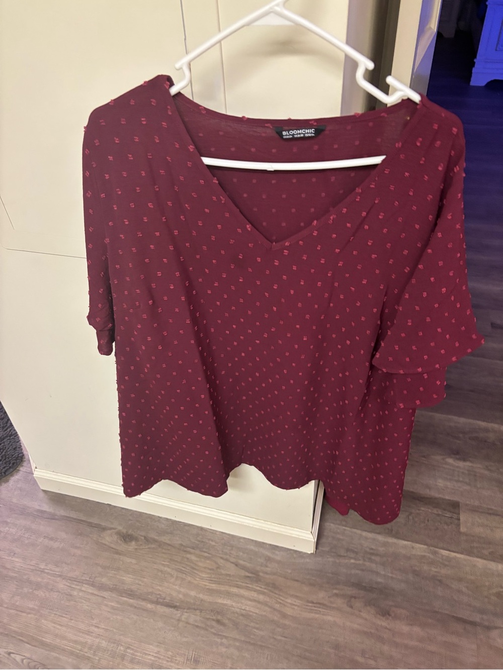 BloomChic Women's Maroon V-Neck Flutter Sleeve Blouse
